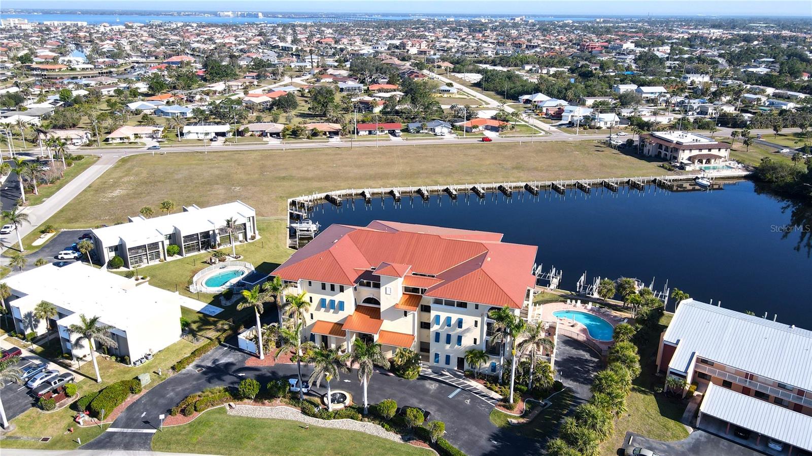 OUTLOOK COVE - Residential