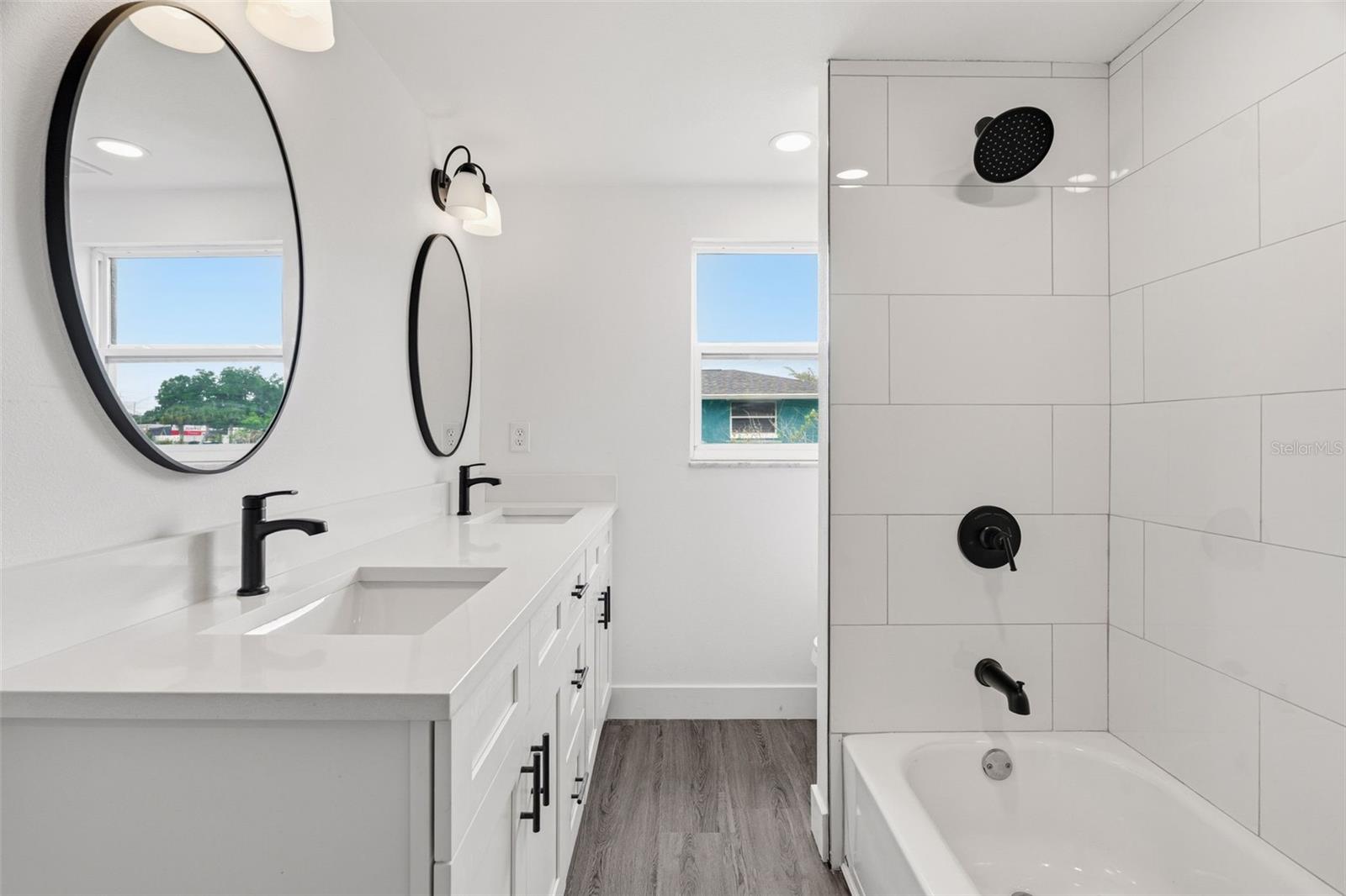 PINE HEIGHTS - Residential