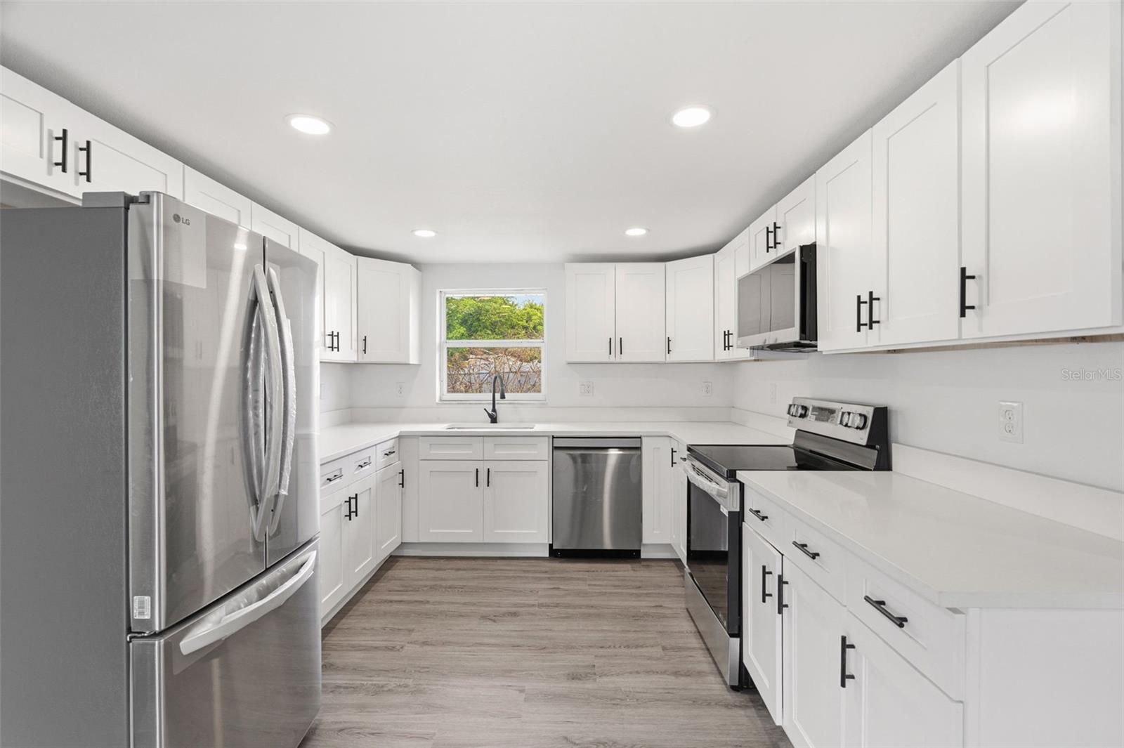 PINE HEIGHTS - Residential