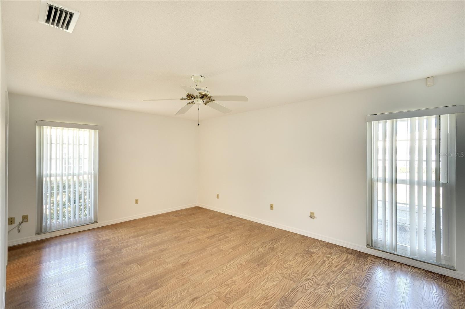 VILLAGE GREEN OF BRADENTON SEC 6 - Residential