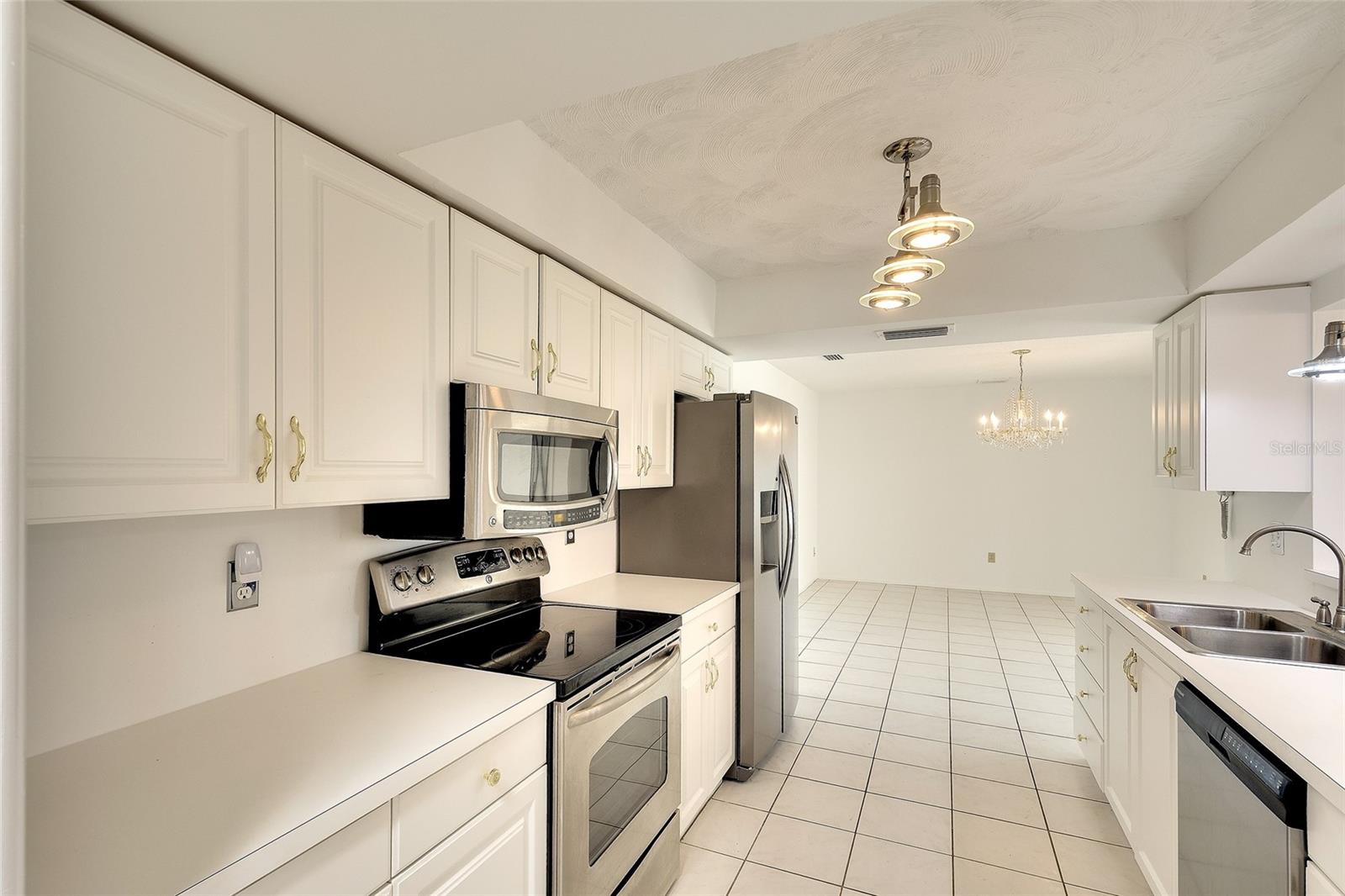 VILLAGE GREEN OF BRADENTON SEC 6 - Residential