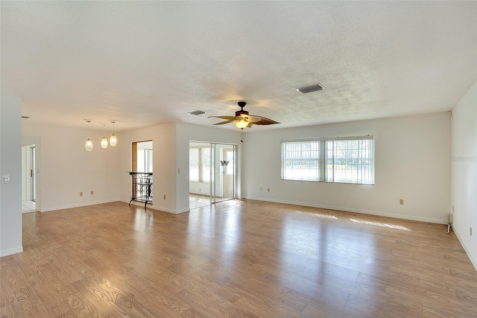 VILLAGE GREEN OF BRADENTON SEC 6 - Residential