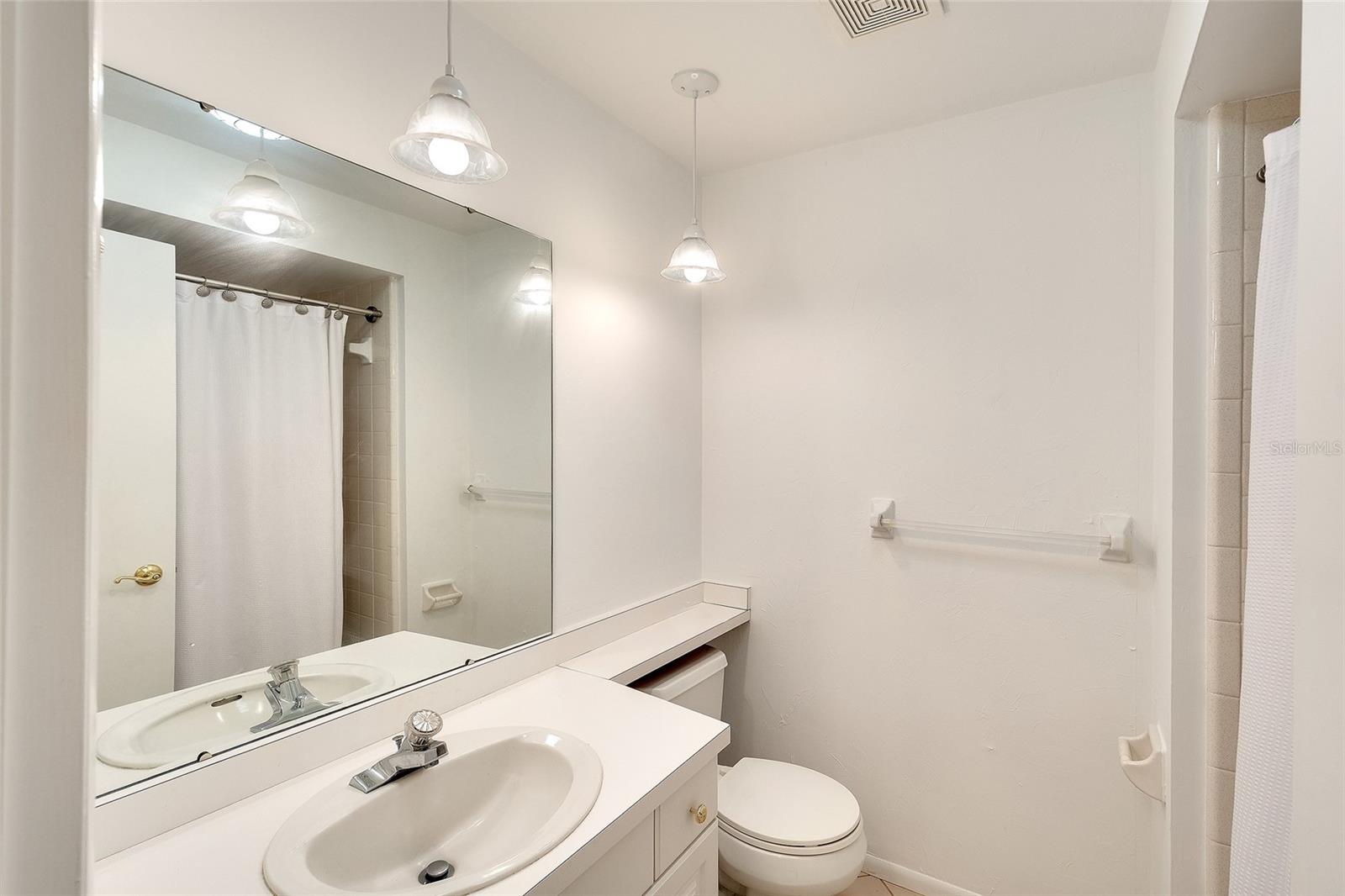 VILLAGE GREEN OF BRADENTON SEC 6 - Residential