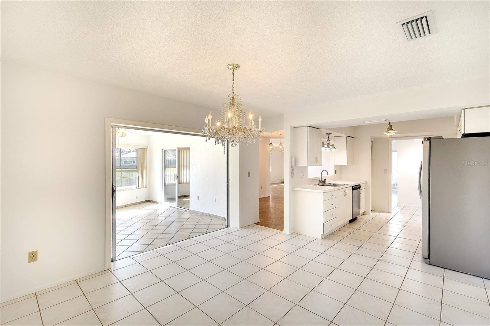 VILLAGE GREEN OF BRADENTON SEC 6 - Residential