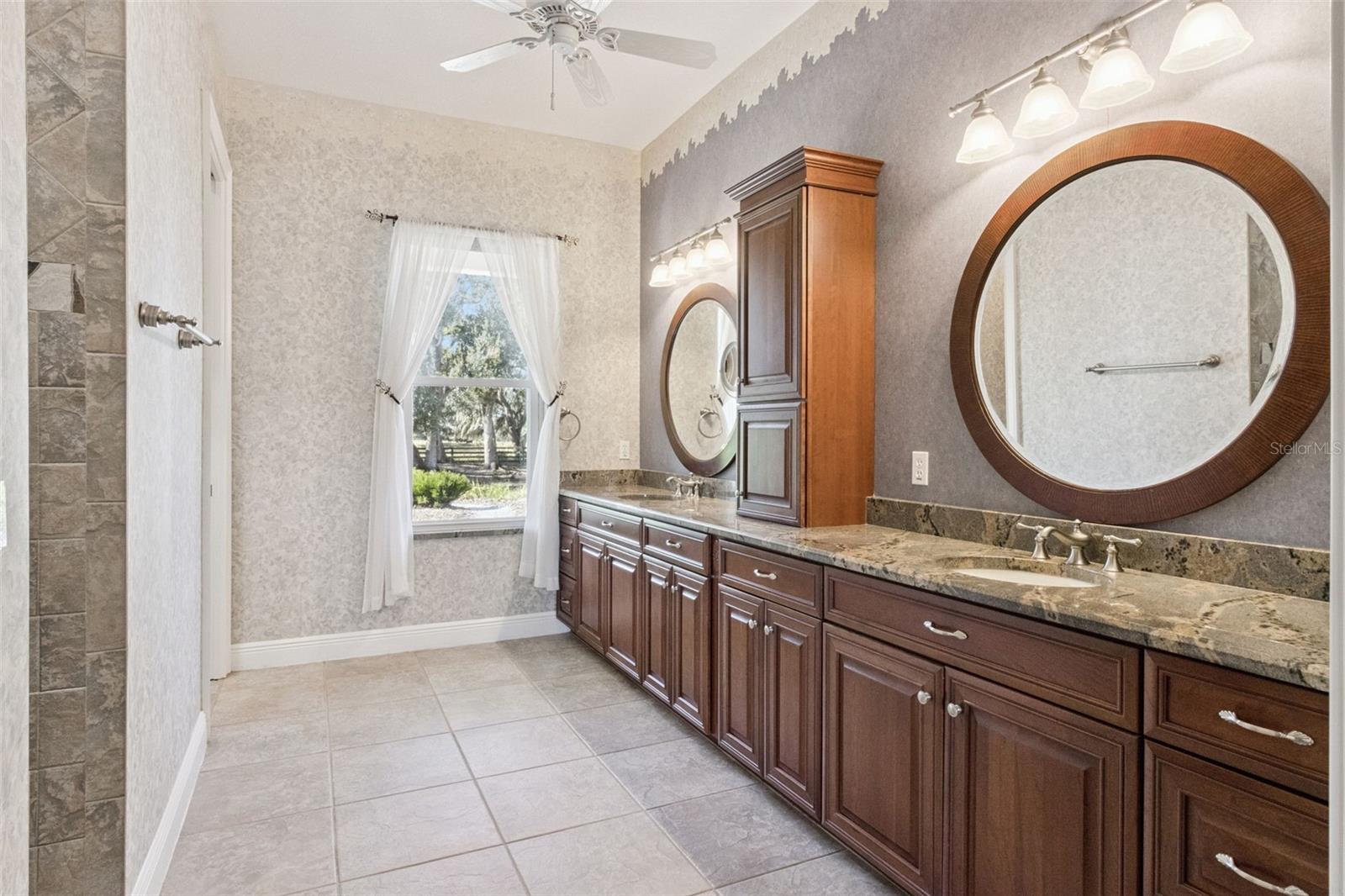 HELEN WINTER GARDENS - Residential