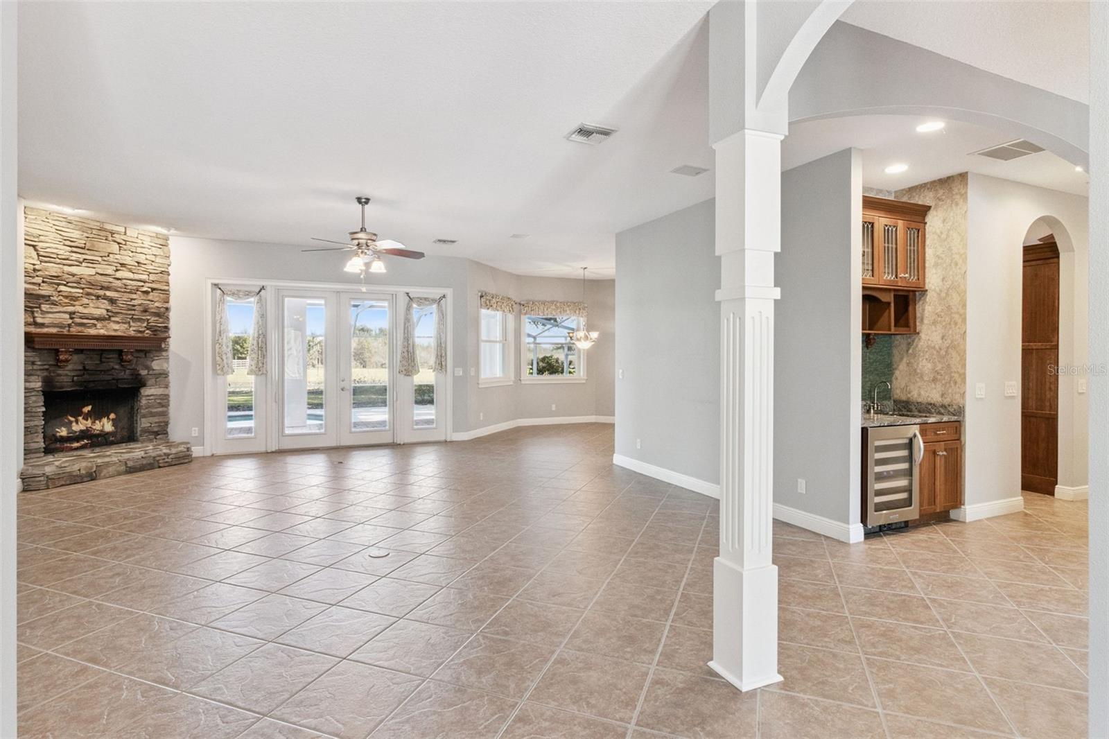 HELEN WINTER GARDENS - Residential