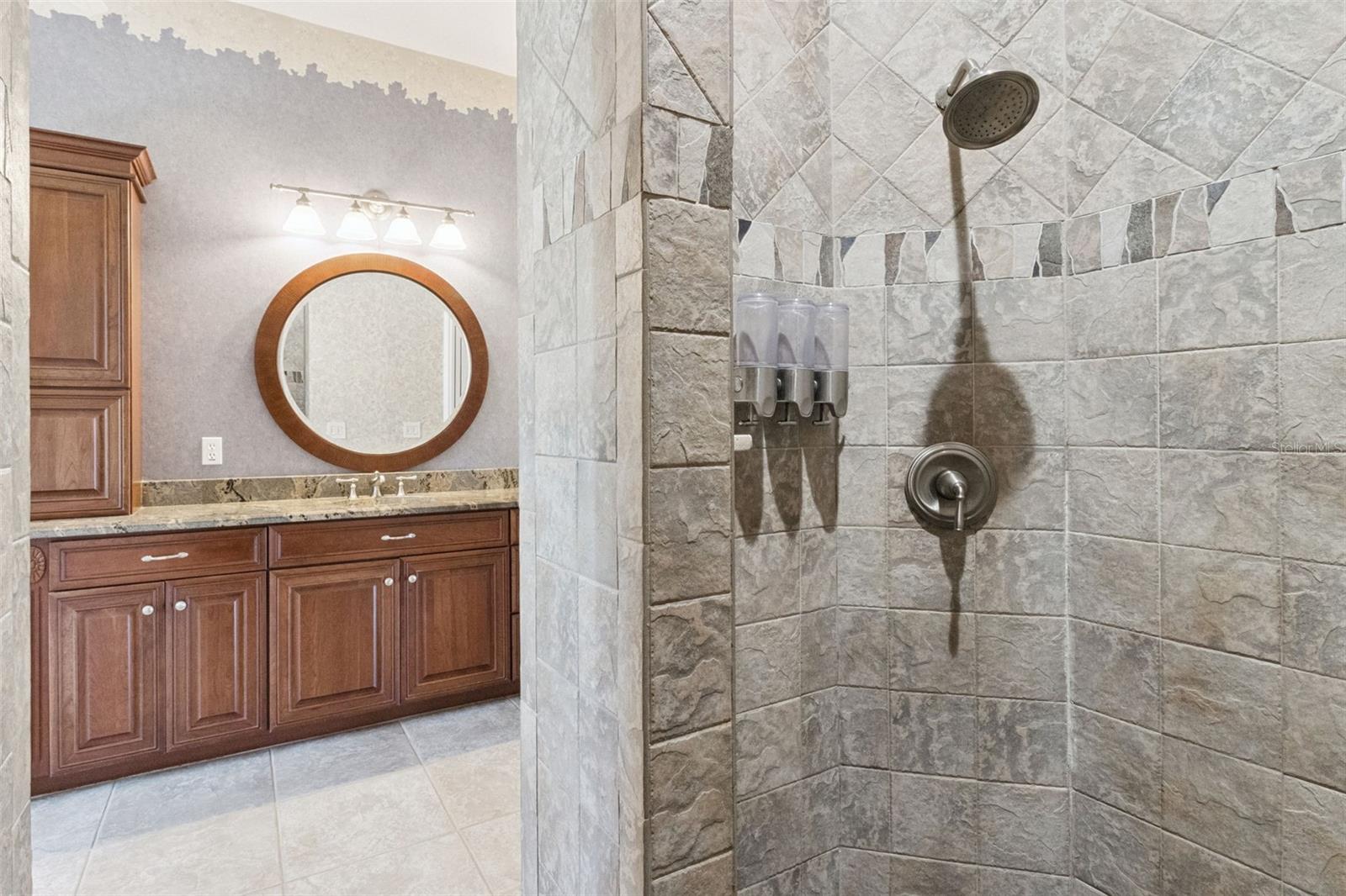 HELEN WINTER GARDENS - Residential