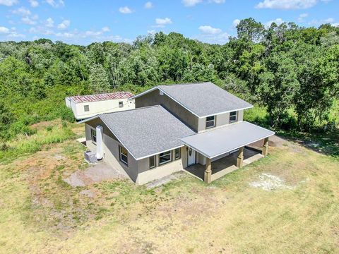 A home in LAKELAND