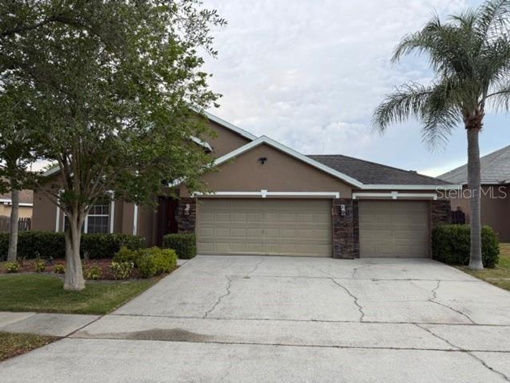 Photo of 725 Bridgeway Boulevard, Orlando, FL 32828 (MLS # A4692105)