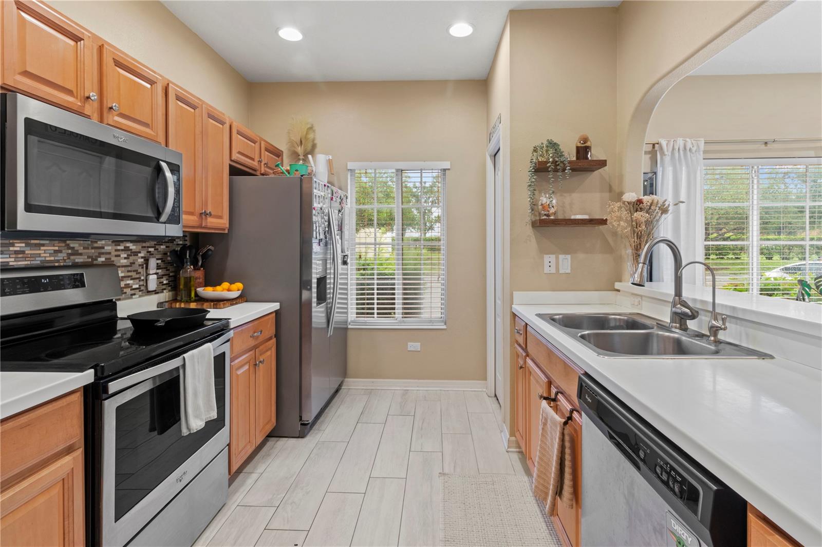 THE TWNHMS AT LIGHTHOUSE COVE I - Residential Lease