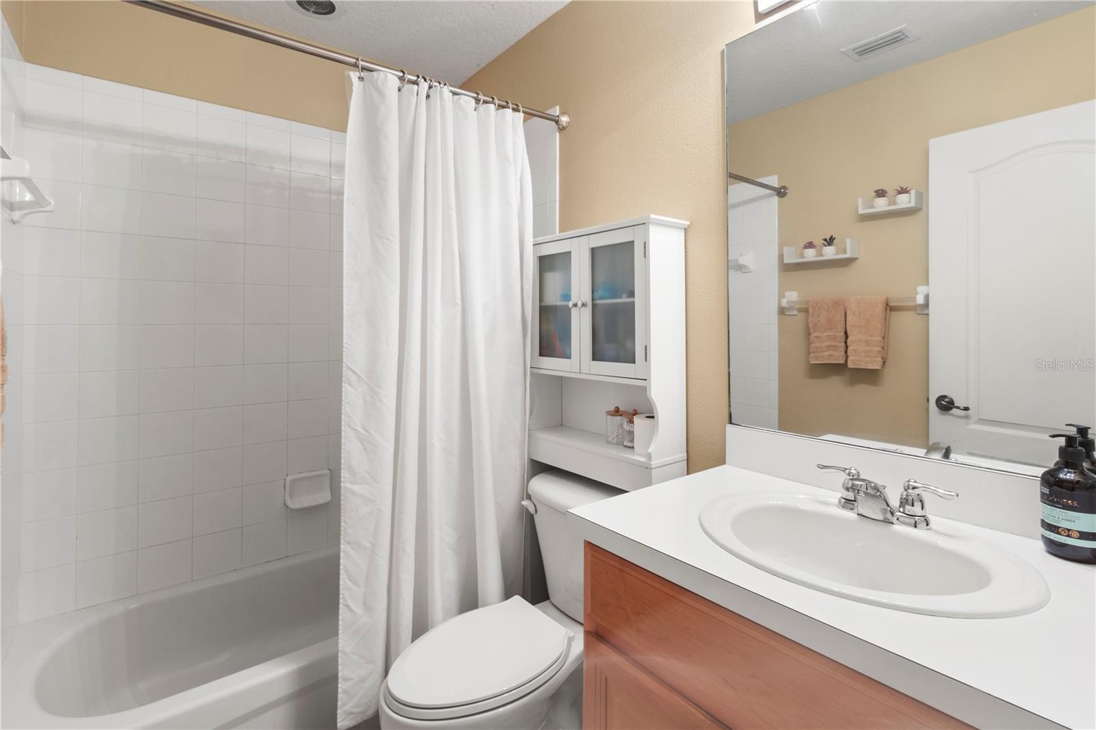 THE TWNHMS AT LIGHTHOUSE COVE I - Residential Lease