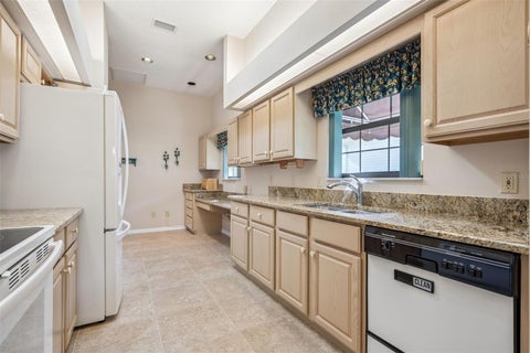 Tiny photo for 461 Baytree Boulevard, Tavares, FL 32778 (MLS # G5119424)