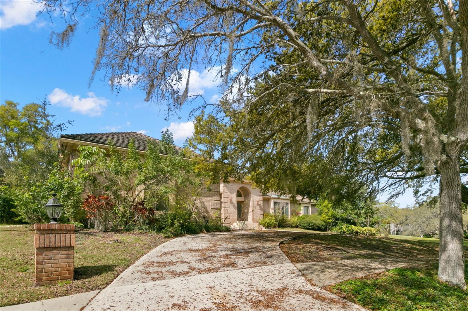 3498 SHORELINE CIRCLE