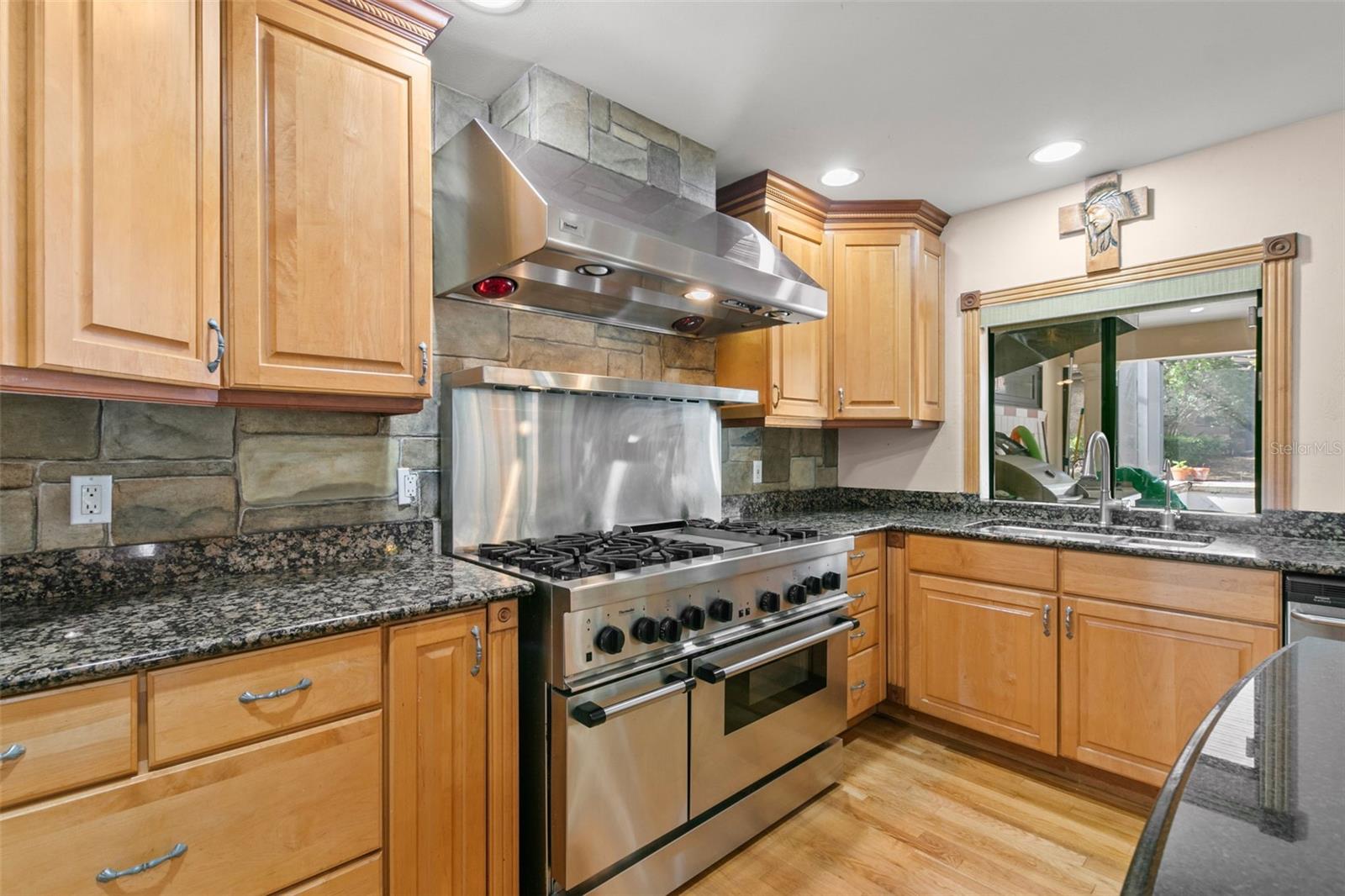 SANCTUARY AT COBBS LANDING THE - Residential