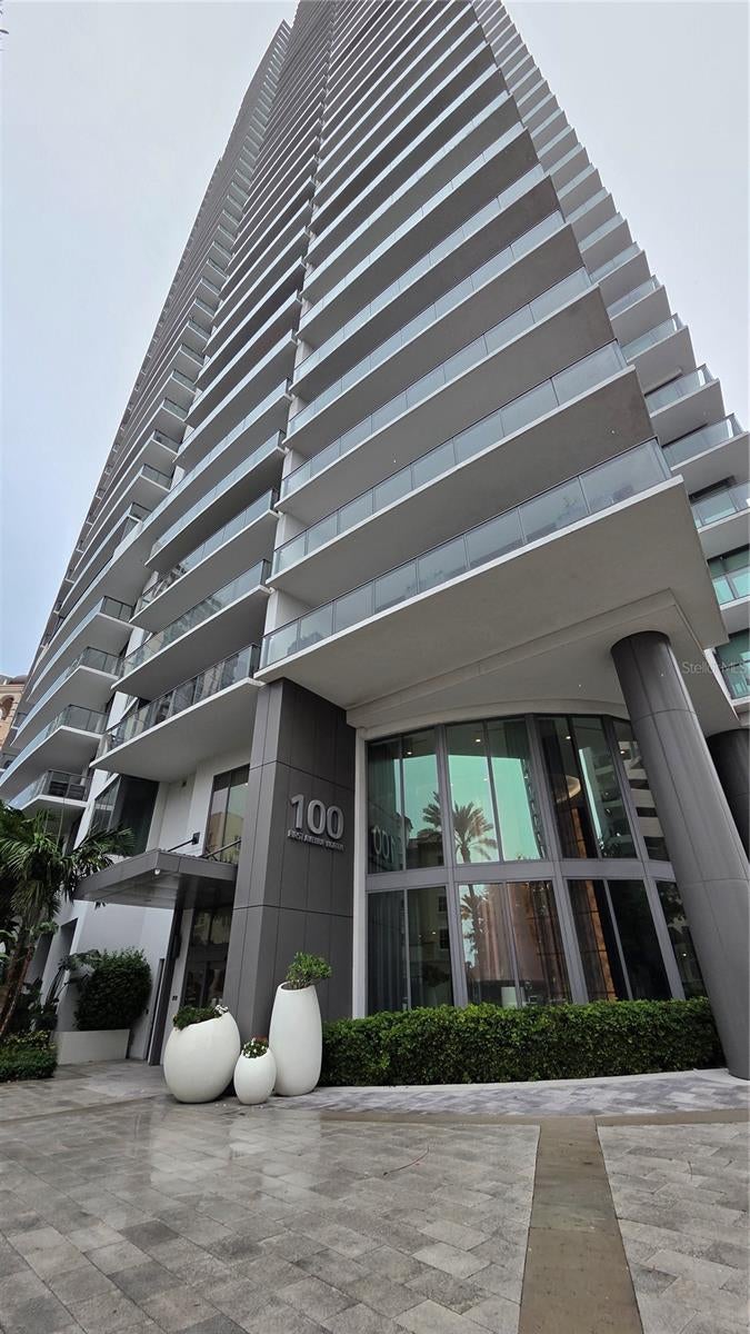 Photo of 100 1st Avenue N #2406, St Petersburg, FL 33701 (MLS # C7529103)