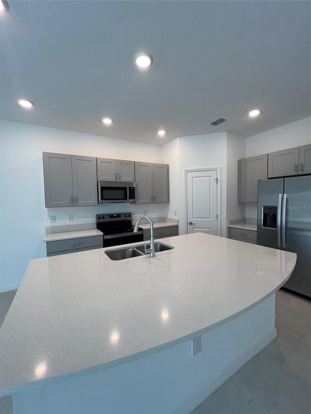 Photo of 2958 Canary Avenue, Davenport, FL 33837 (MLS # S5144936)