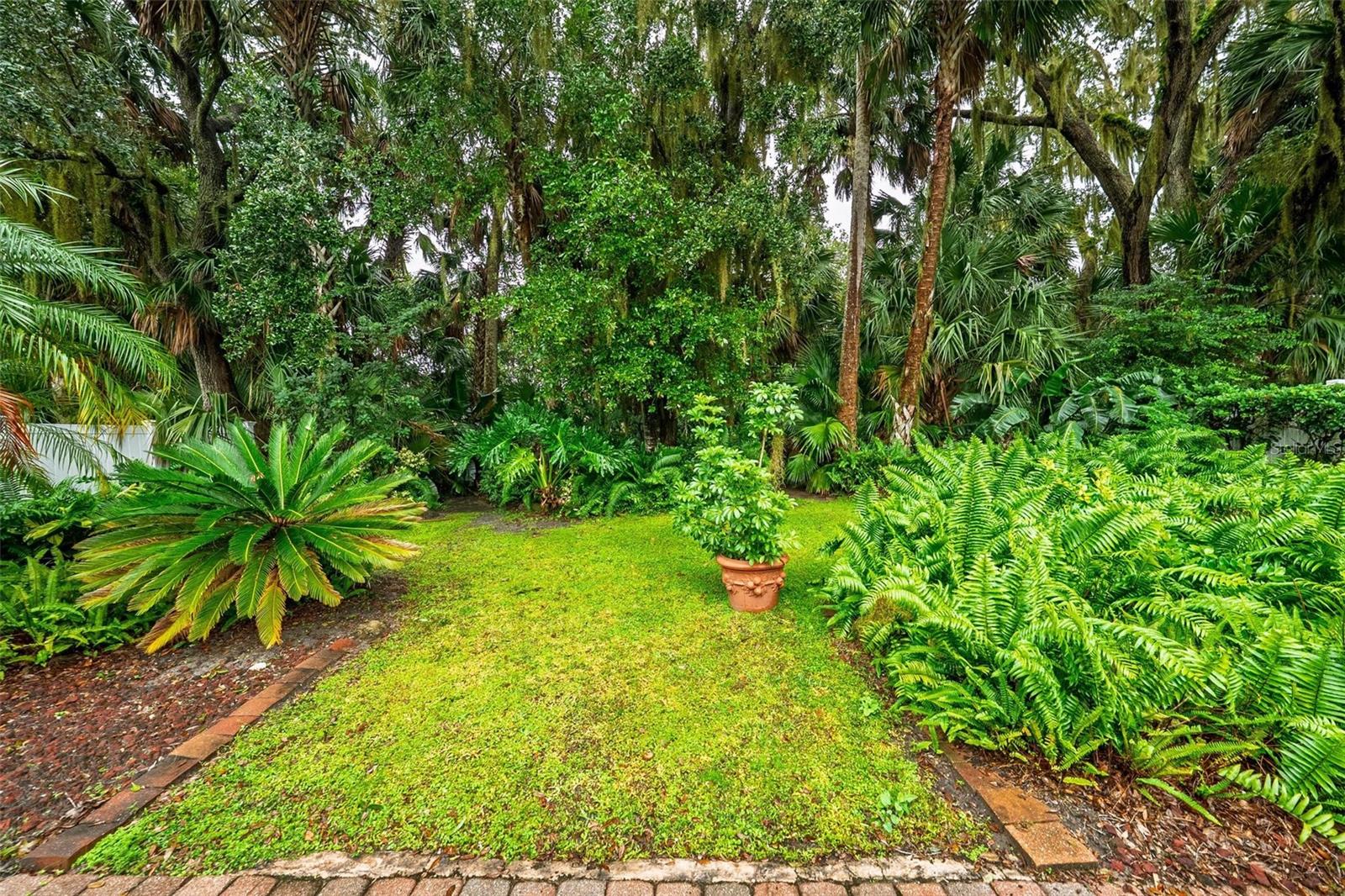 RETREAT AT WEKIVA - Residential