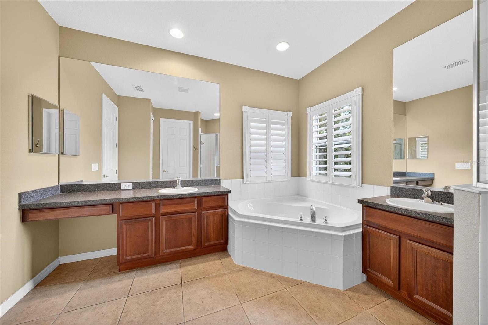 RETREAT AT WEKIVA - Residential