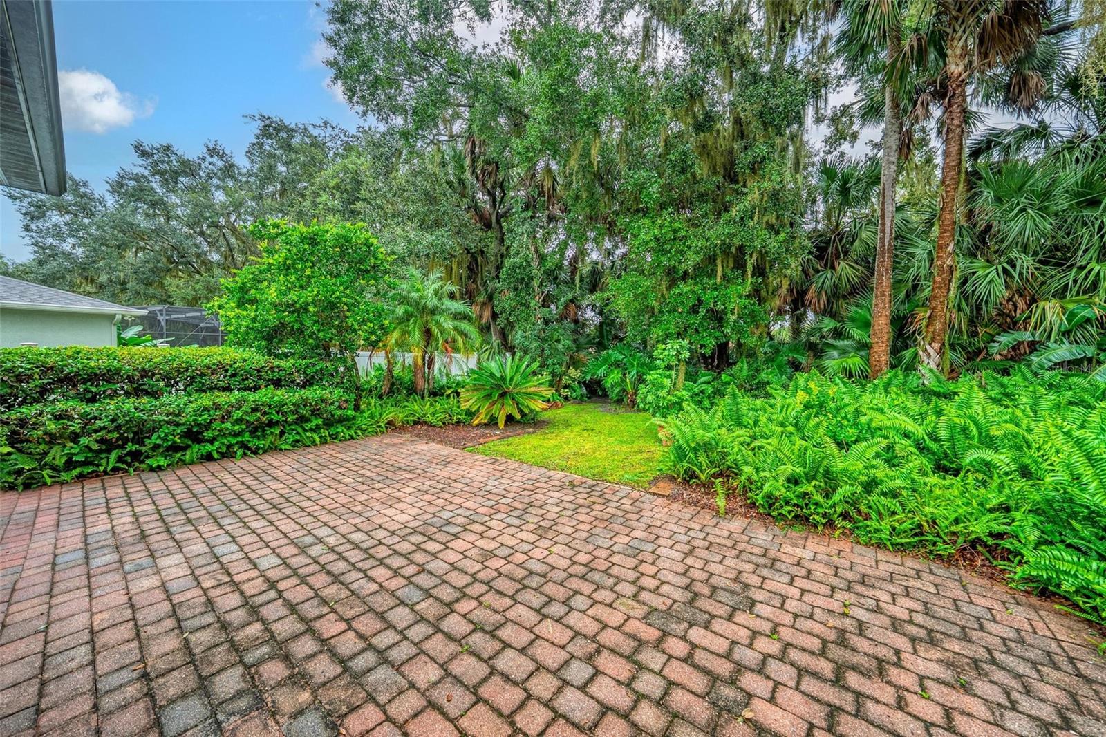 RETREAT AT WEKIVA - Residential
