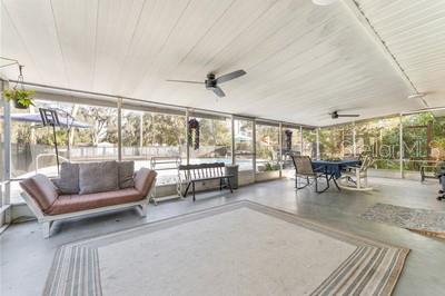 RAINBOW S END ESTATE - Residential