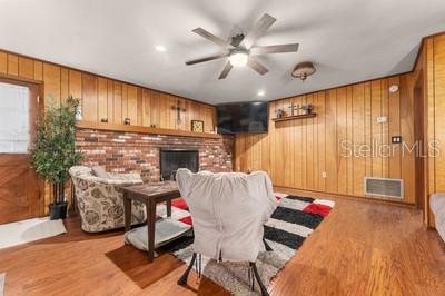 RAINBOW S END ESTATE - Residential