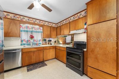 RAINBOW S END ESTATE - Residential