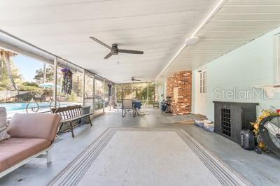 RAINBOW S END ESTATE - Residential