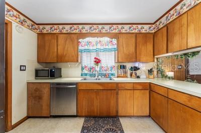 RAINBOW S END ESTATE - Residential