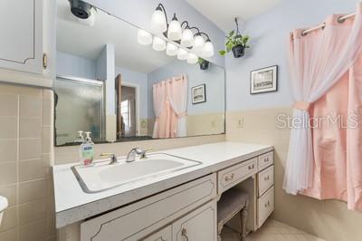 RAINBOW S END ESTATE - Residential