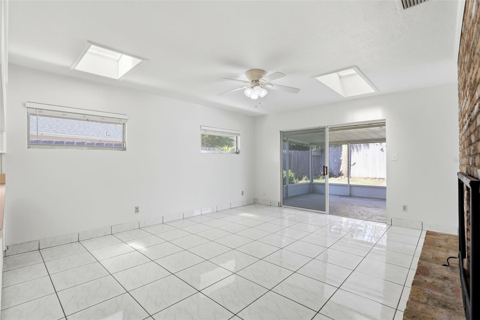 DOMMERICH HILLS - Residential