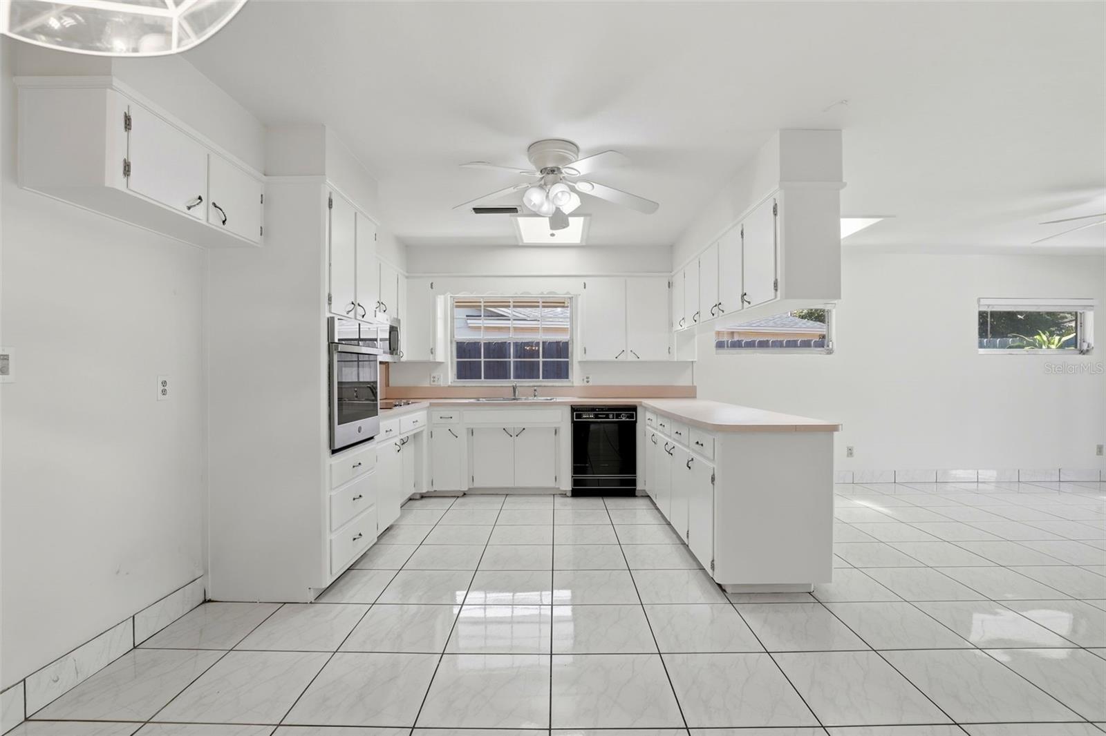 DOMMERICH HILLS - Residential