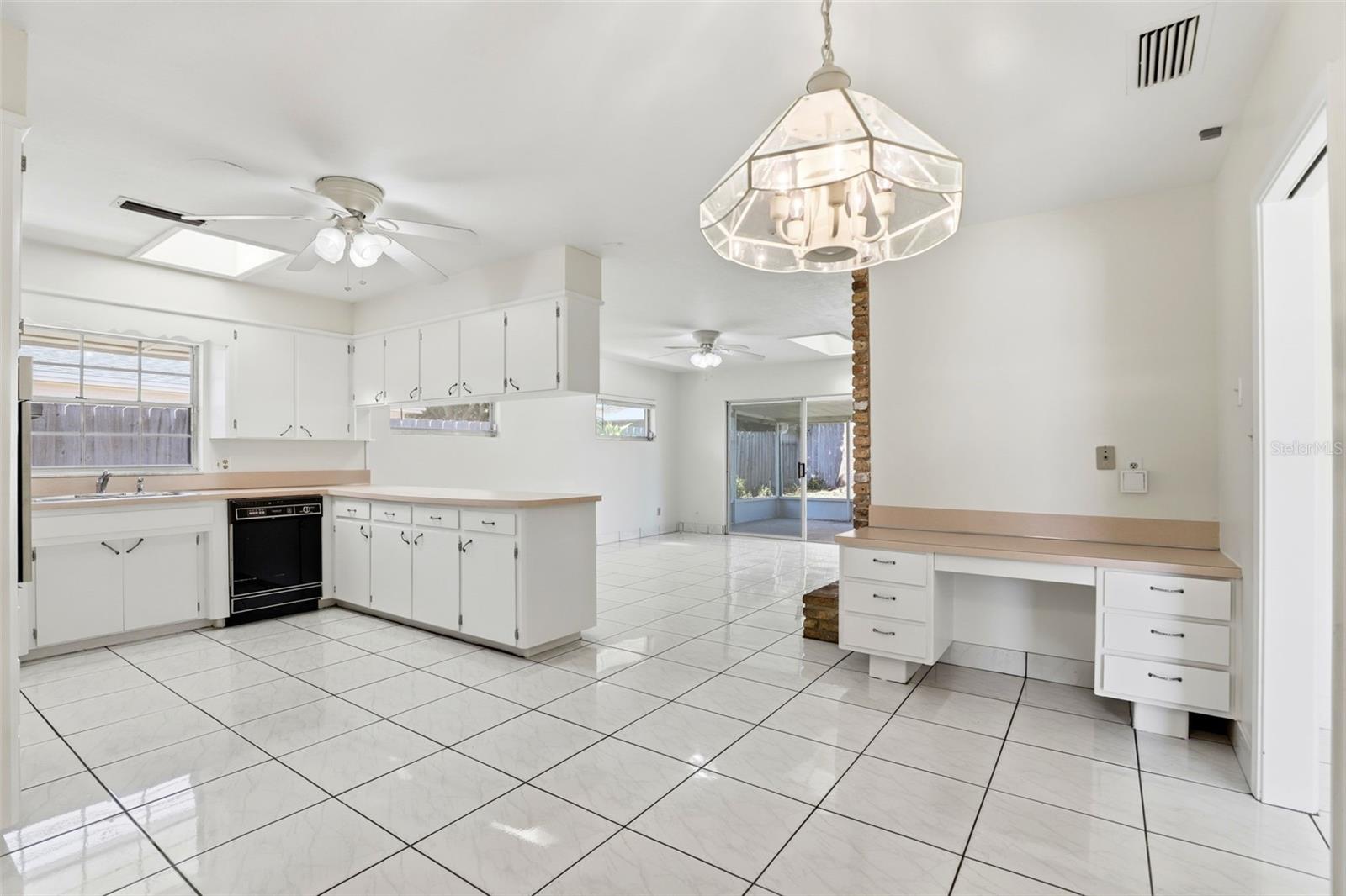 DOMMERICH HILLS - Residential