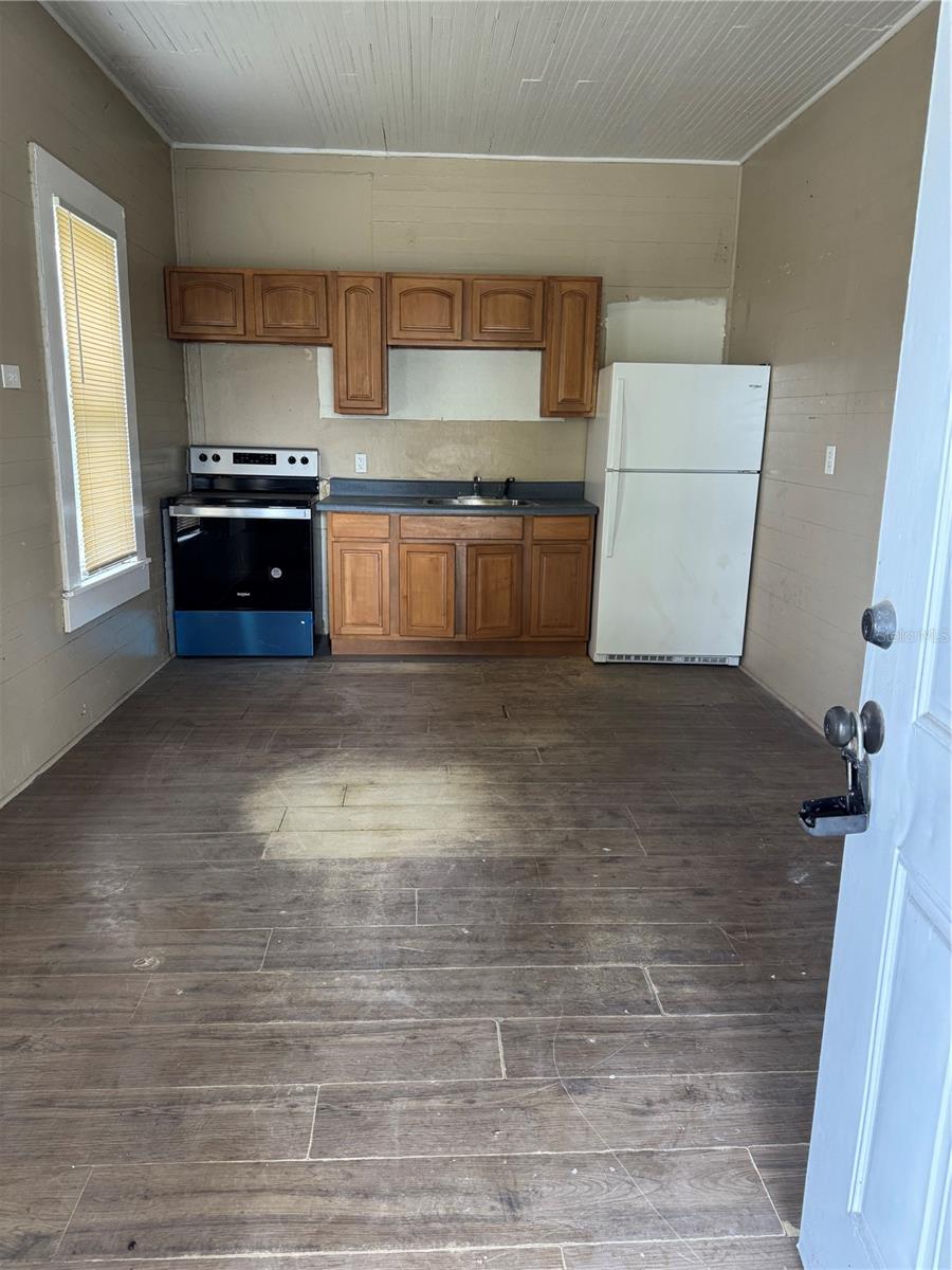 226 S THOMPSON STREET