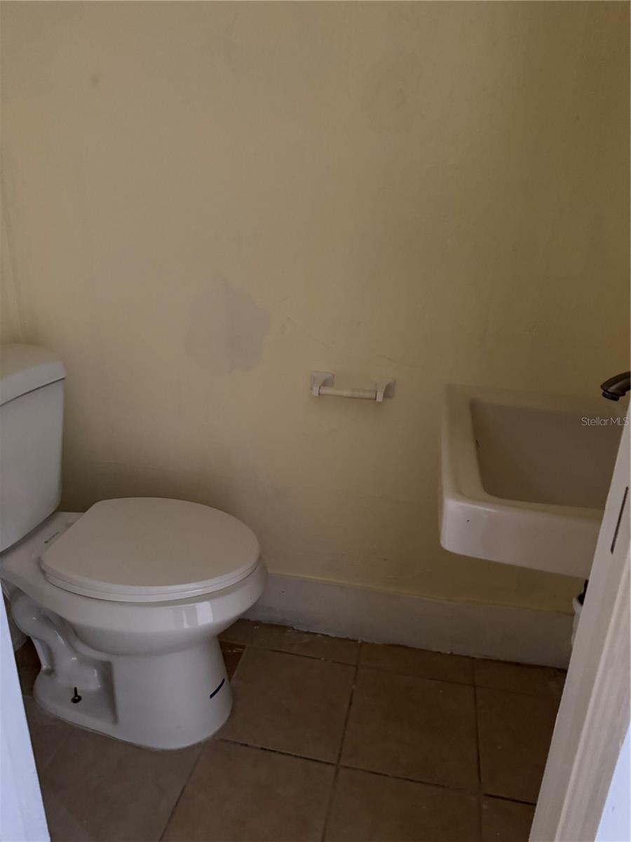 226 S THOMPSON STREET