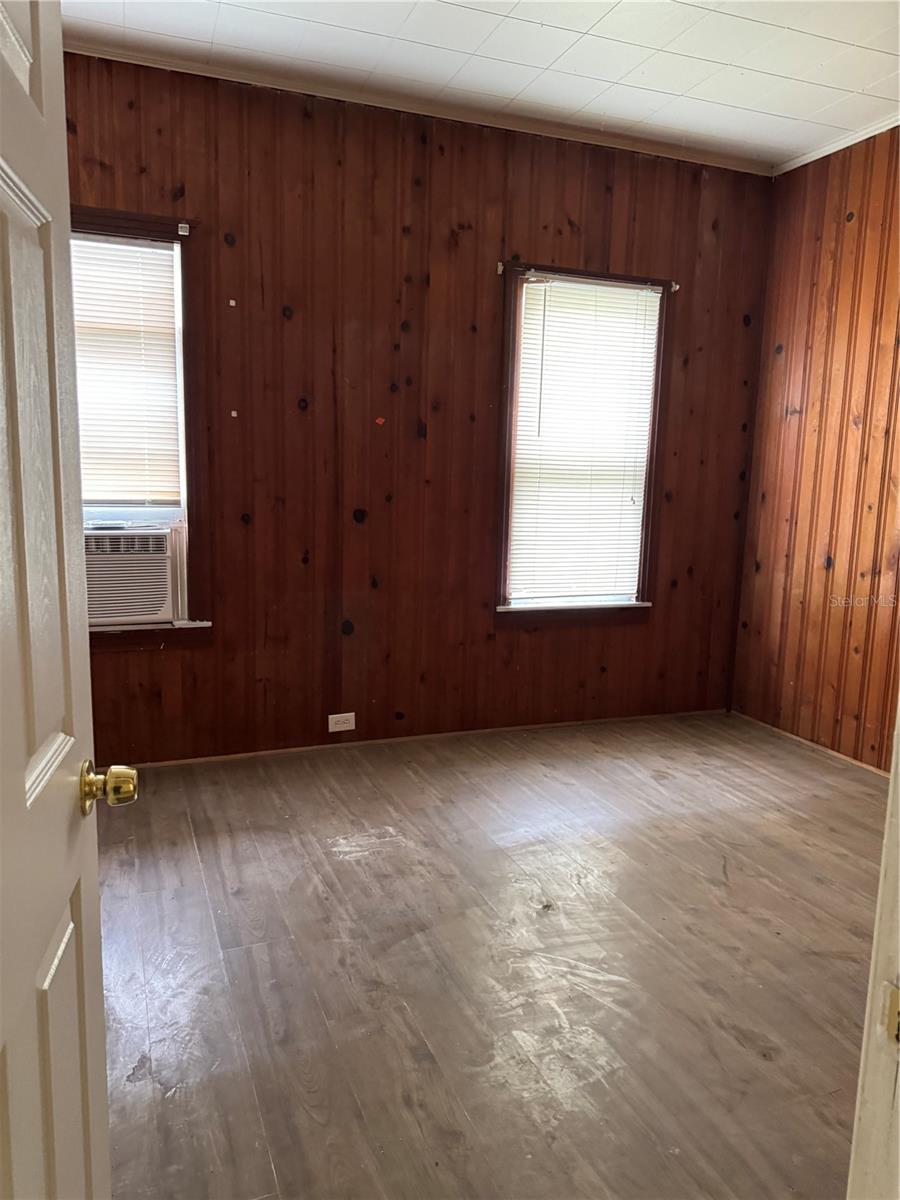 226 S THOMPSON STREET