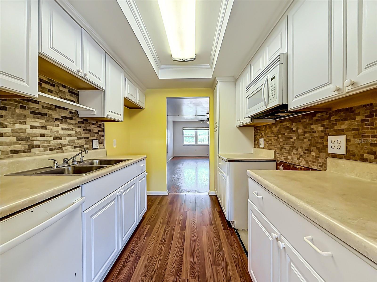 TOWN APTS CONDO - Residential