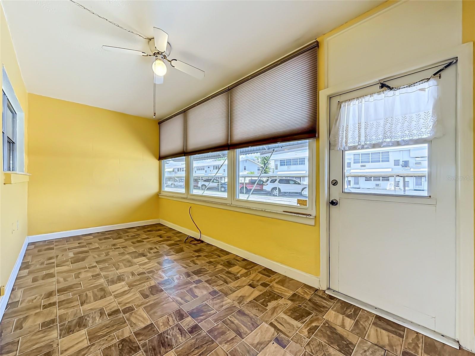 TOWN APTS CONDO - Residential