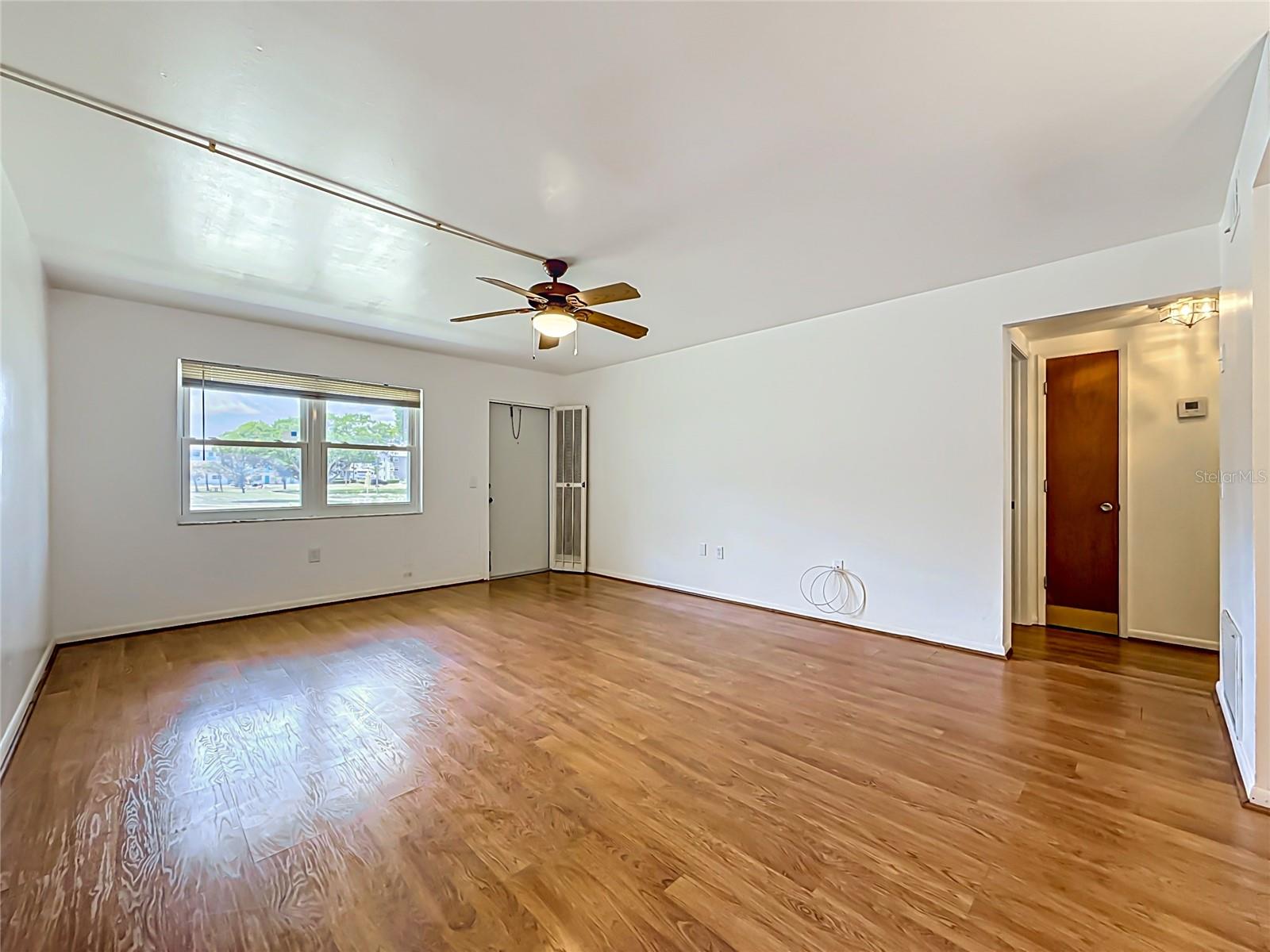 TOWN APTS CONDO - Residential