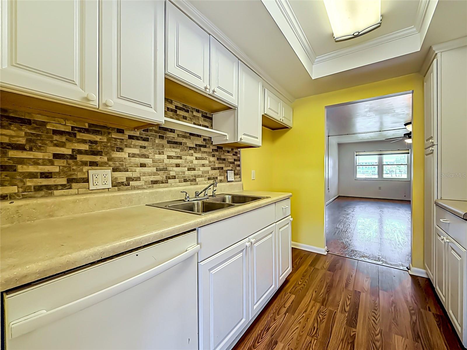 TOWN APTS CONDO - Residential