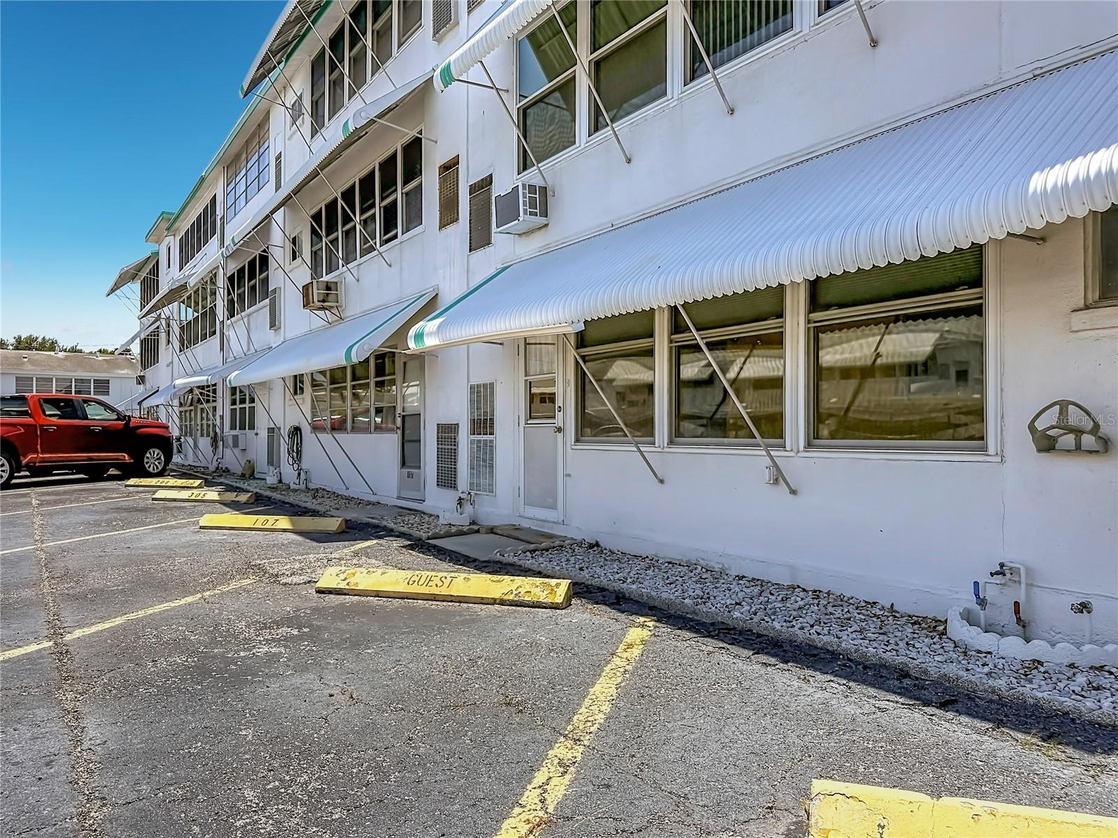 TOWN APTS CONDO - Residential