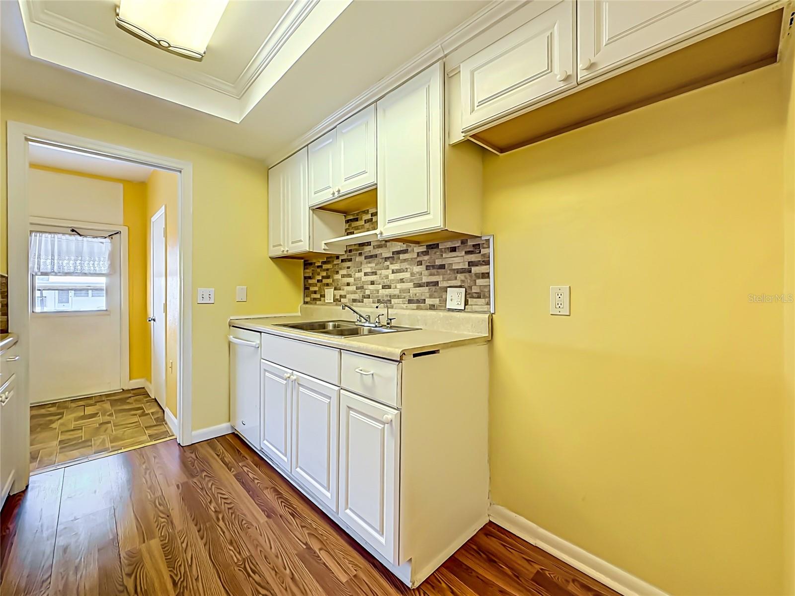 TOWN APTS CONDO - Residential