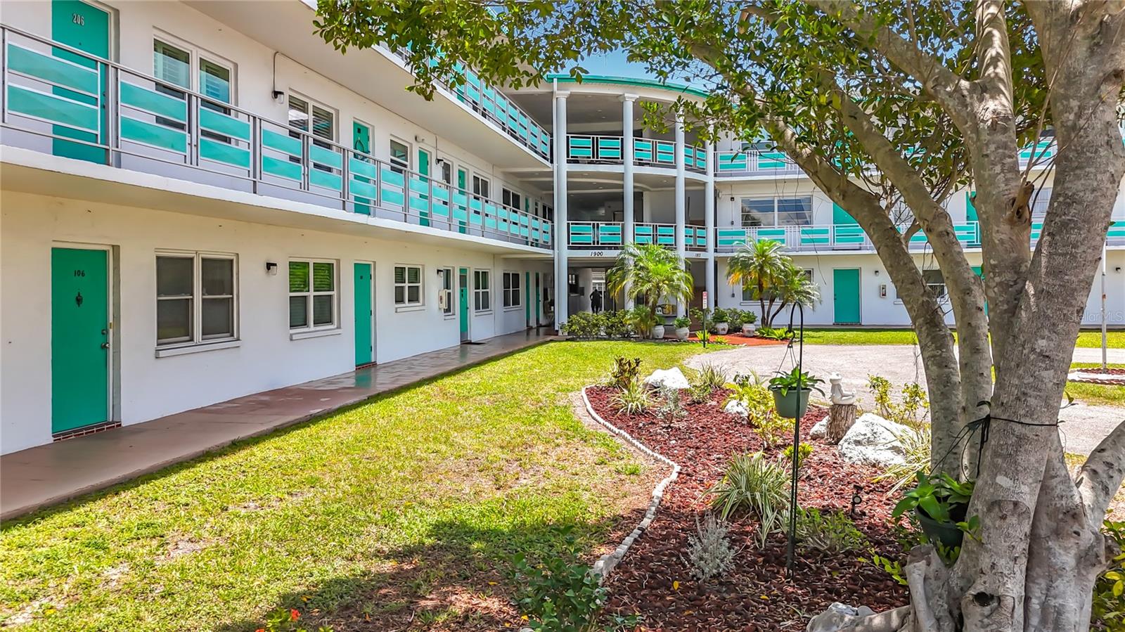TOWN APTS CONDO - Residential