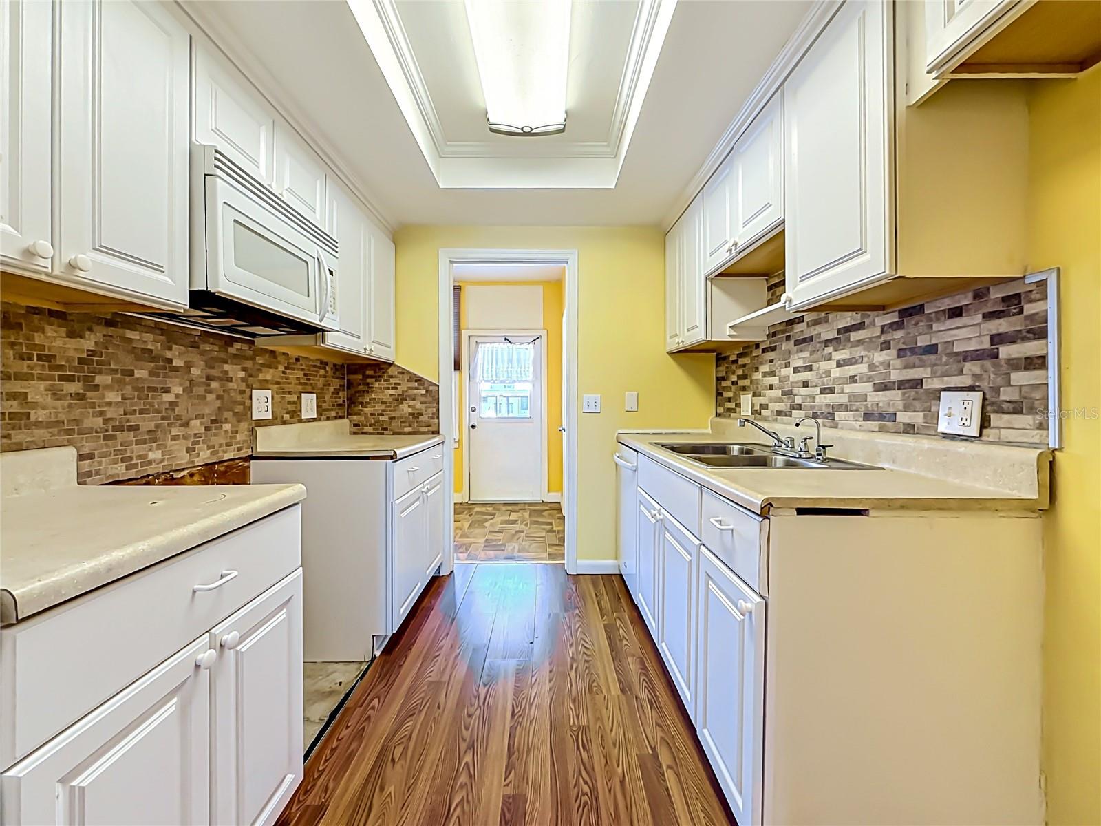 TOWN APTS CONDO - Residential