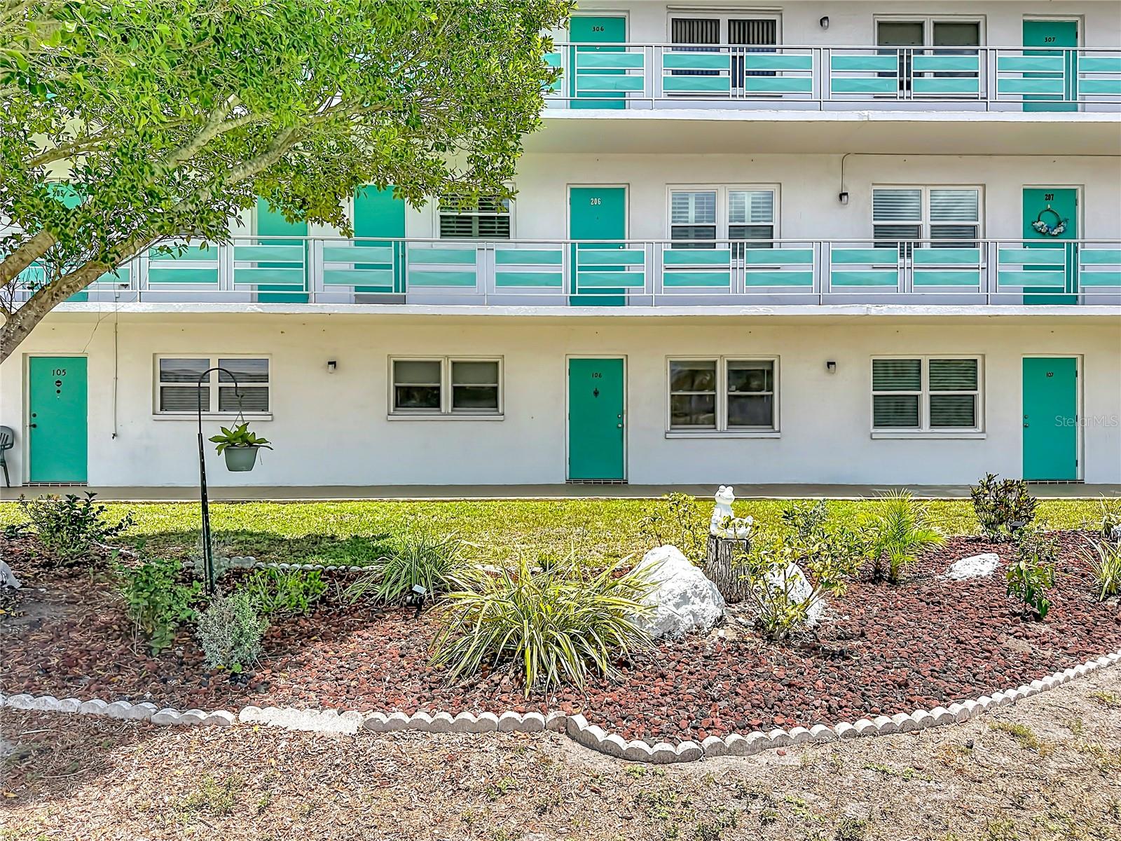 TOWN APTS CONDO - Residential