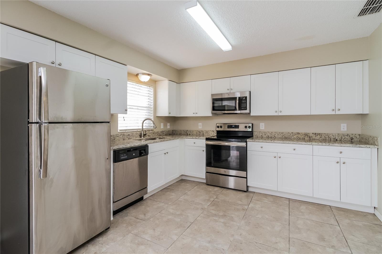 ORANGES PH 02 - Residential Lease