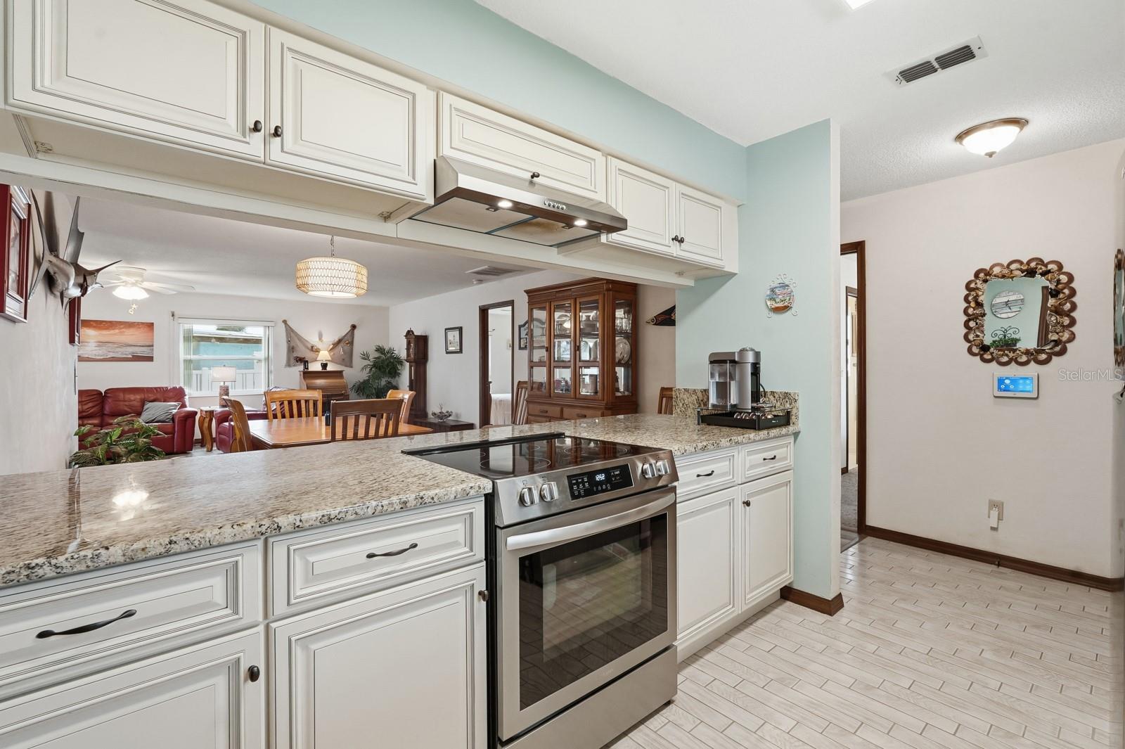 OCEAN BREEZE CIRCLE - Residential