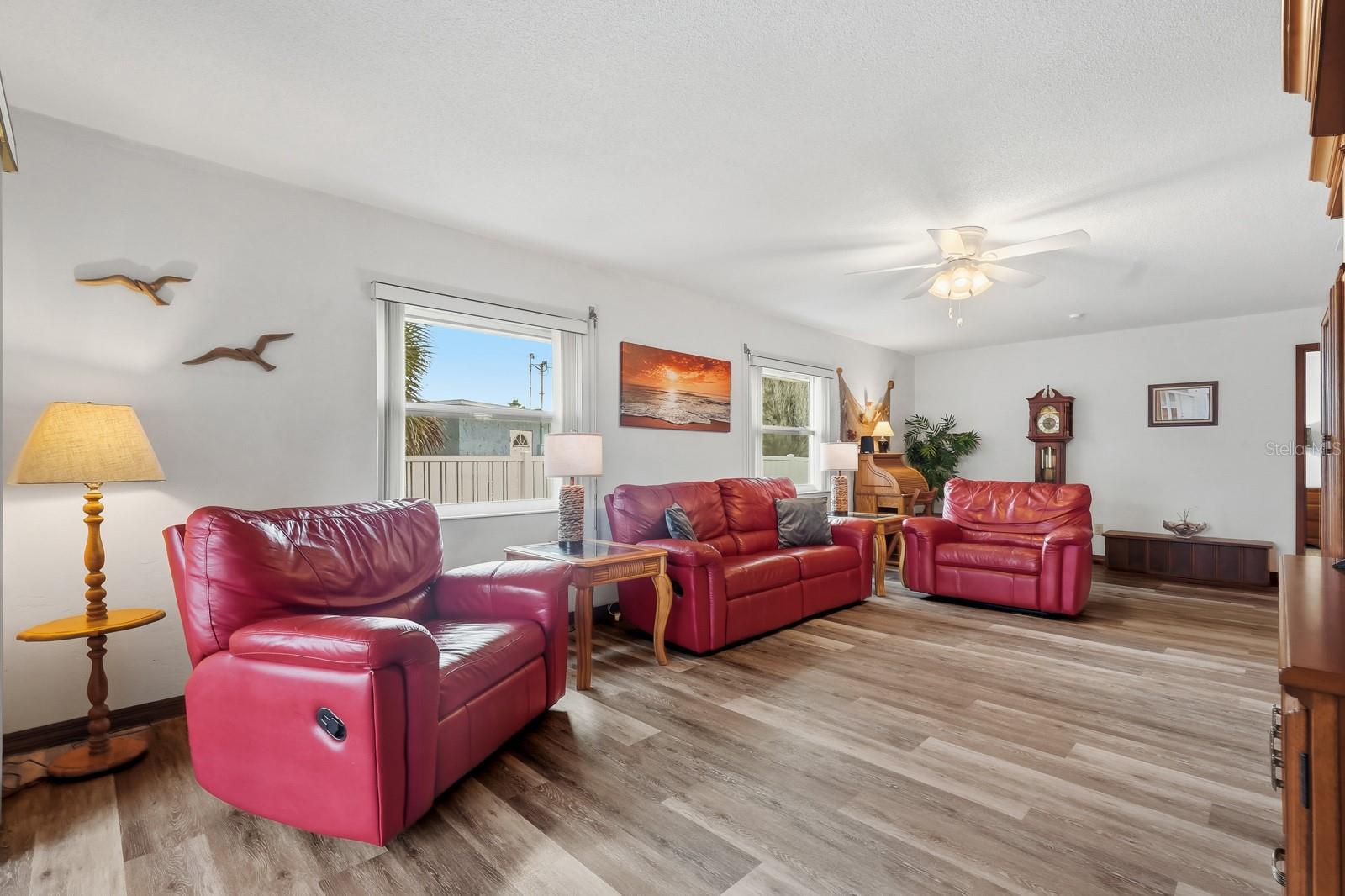 OCEAN BREEZE CIRCLE - Residential