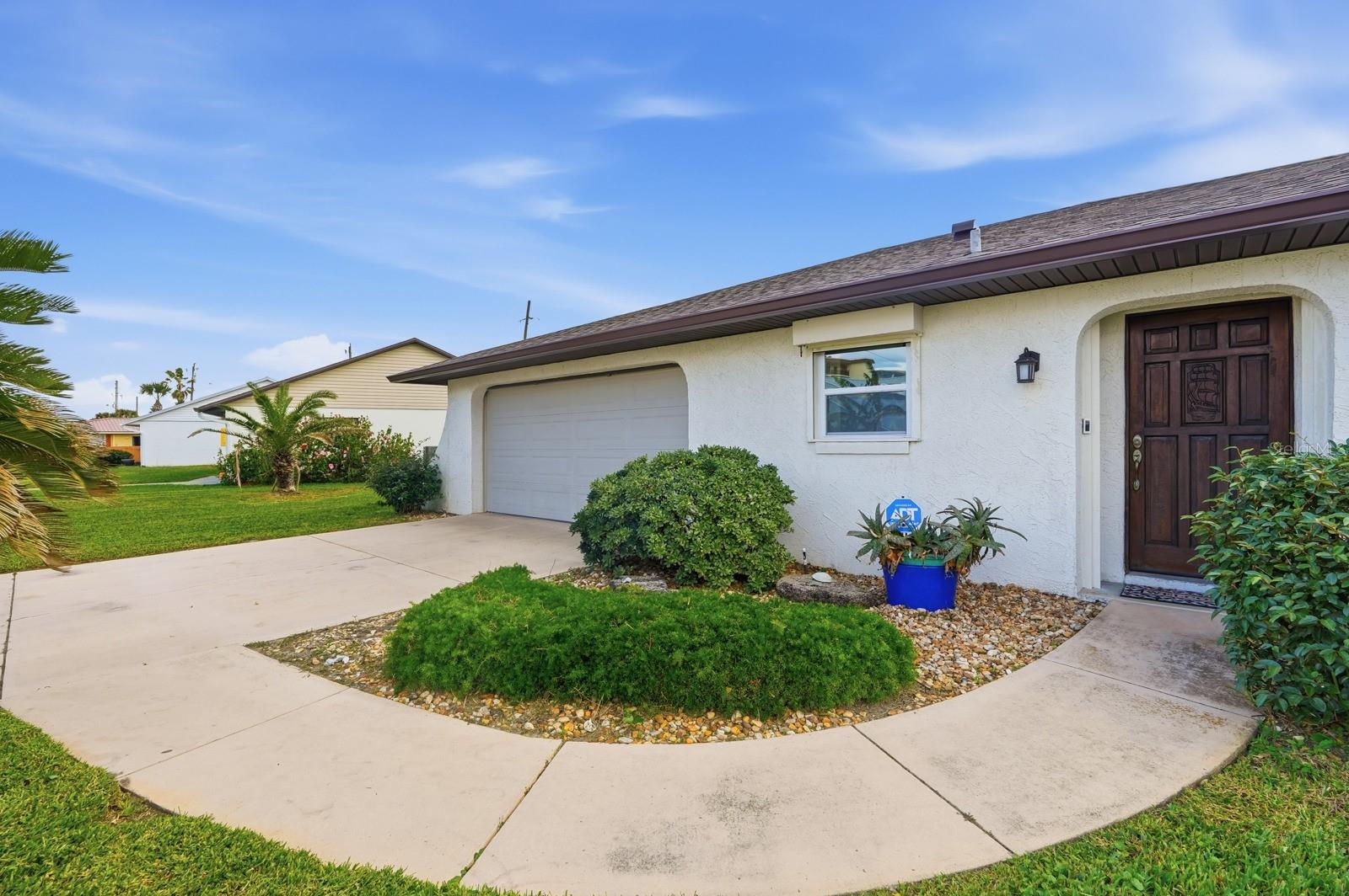 OCEAN BREEZE CIRCLE - Residential