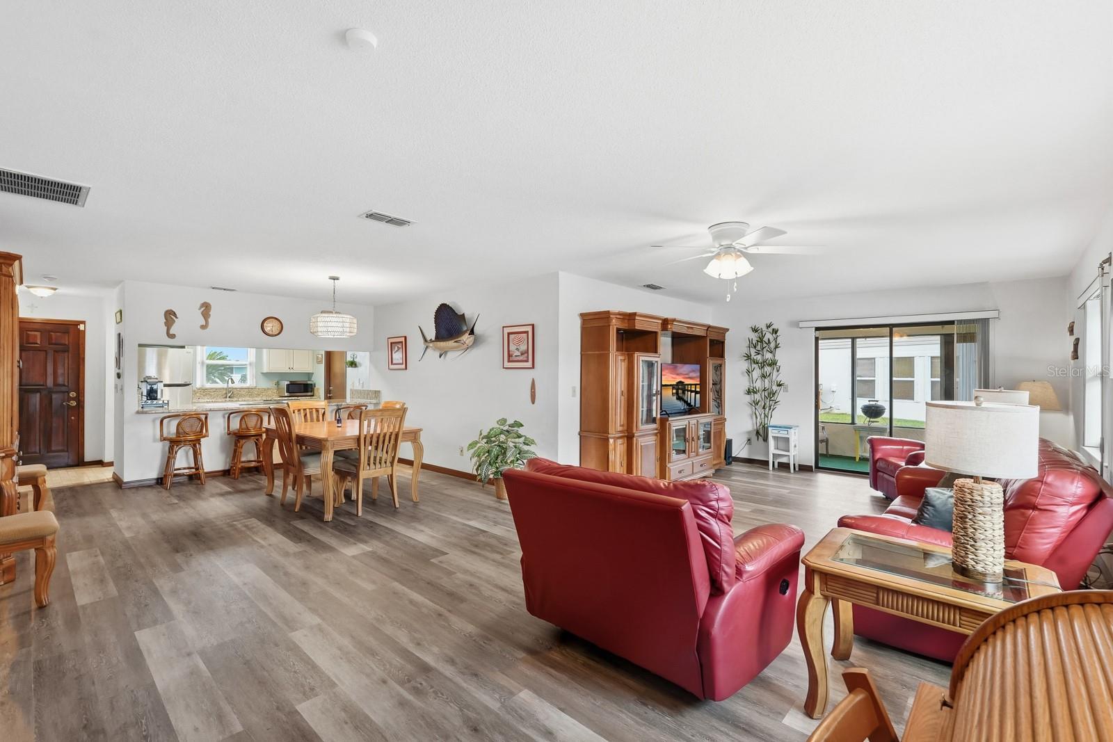 OCEAN BREEZE CIRCLE - Residential