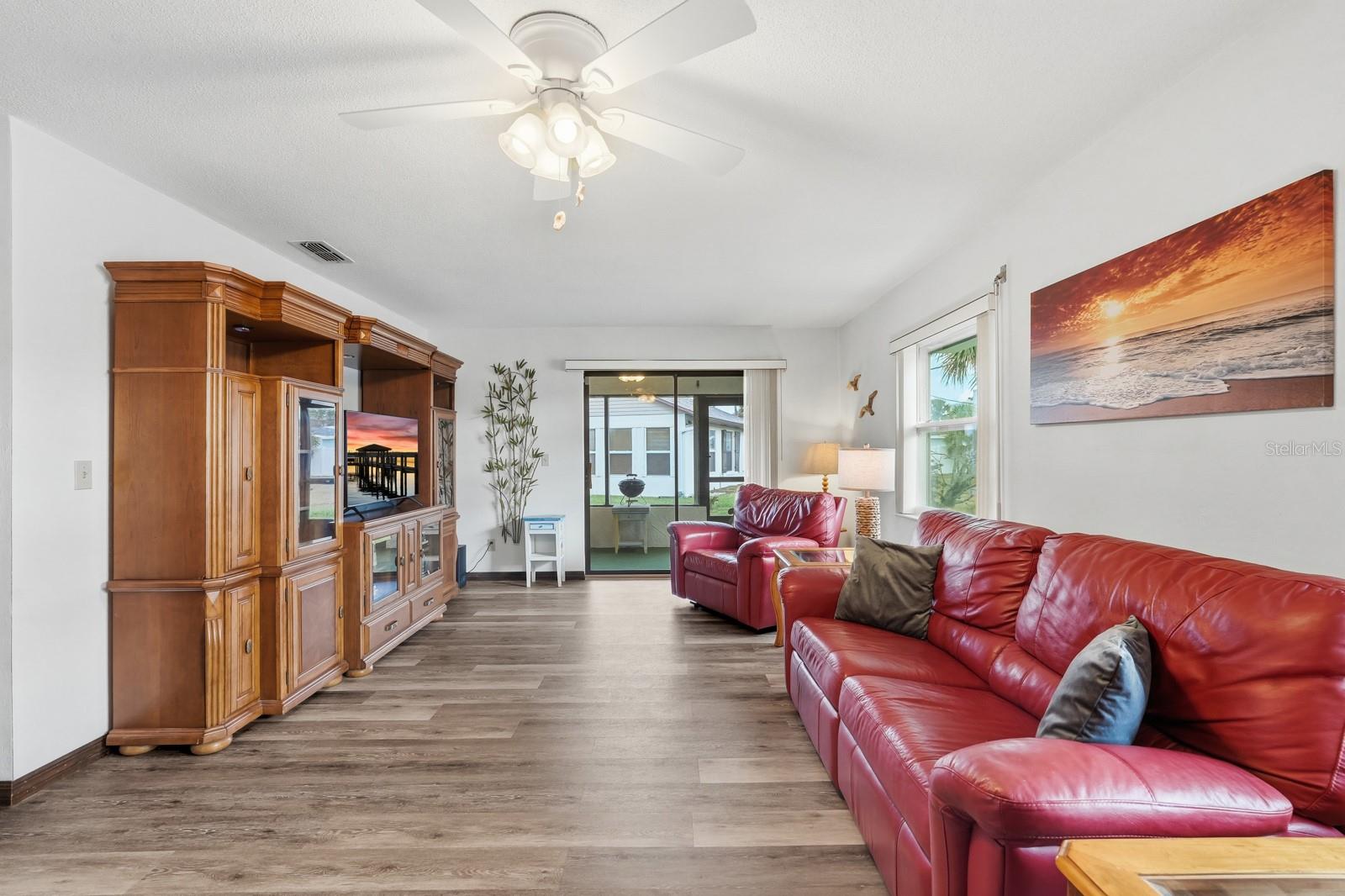 OCEAN BREEZE CIRCLE - Residential